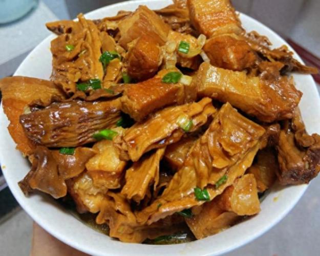 傳統筍乾燒肉成品圖