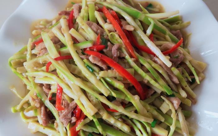 竹筍炒肉食材準備