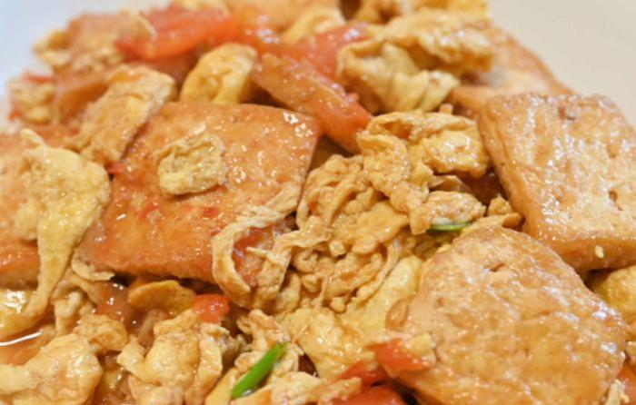 豆腐燒雞蛋烹飪過程