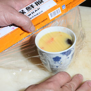 茶碗蒸裝碗過程